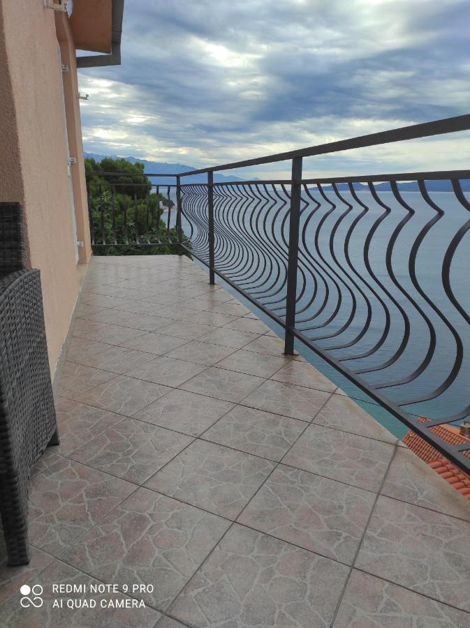 Apartment Zadoda Omiš Esterno foto