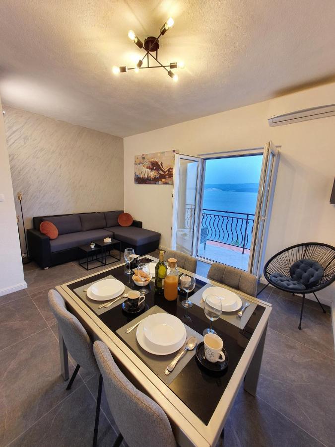 Apartment Zadoda Omiš Esterno foto