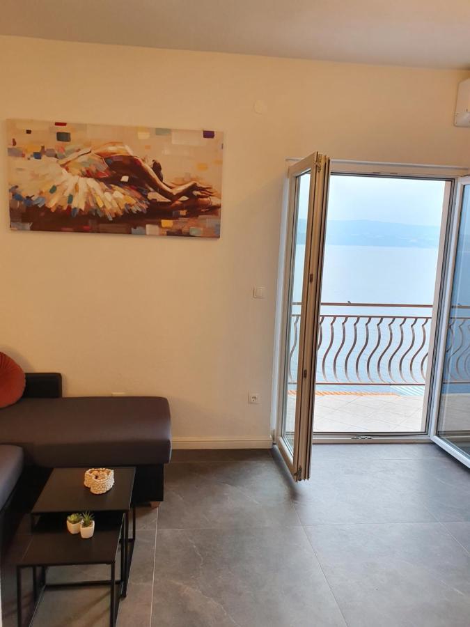Apartment Zadoda Omiš Esterno foto