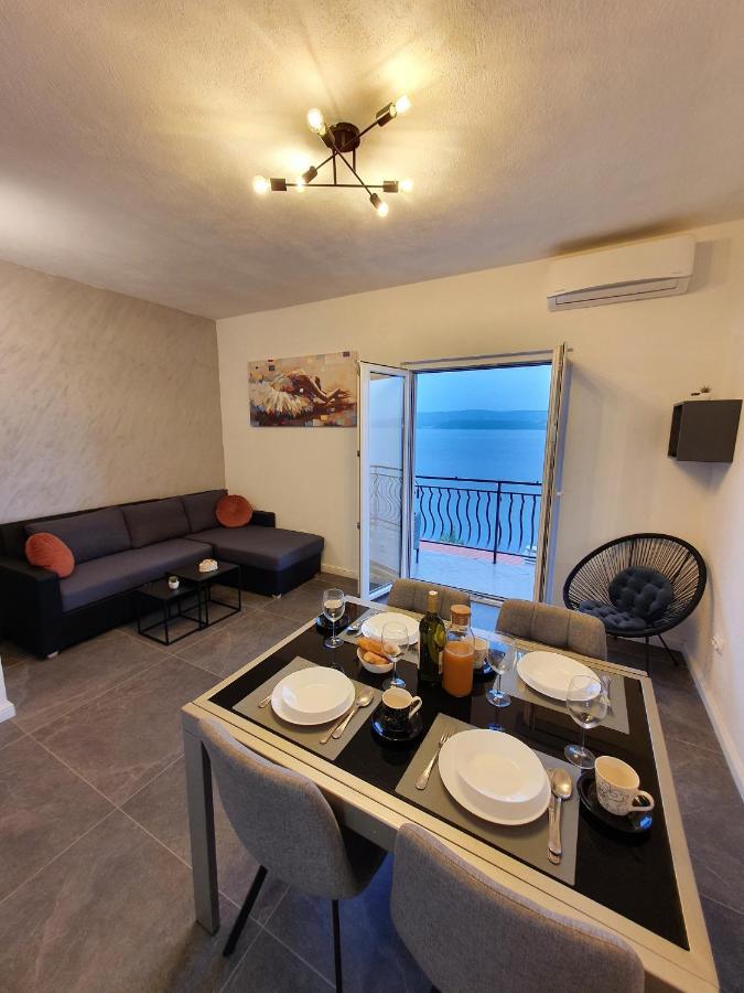 Apartment Zadoda Omiš Esterno foto