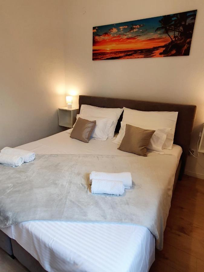 Apartment Zadoda Omiš Esterno foto